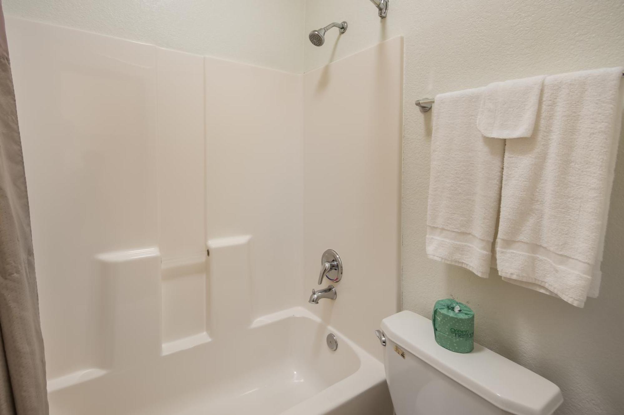 Americas Best Value Inn & Suites Humble Bagian luar foto